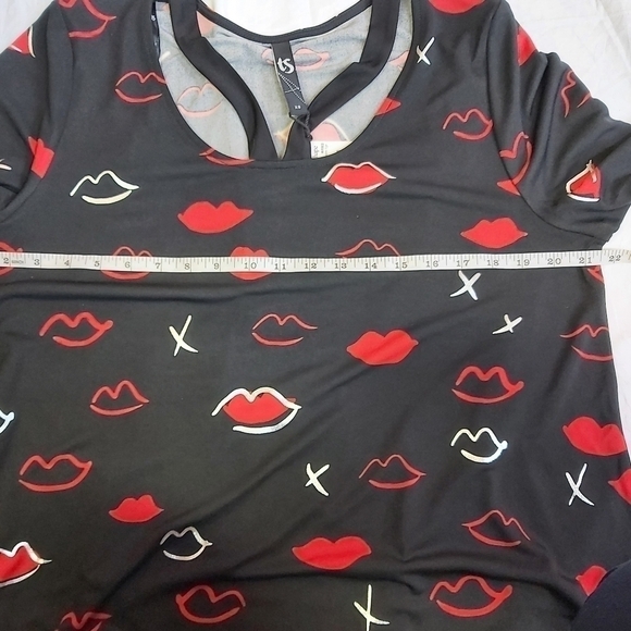 Taking SHAPE Kiss & Tell Strappy Top - Picture 5 of 6